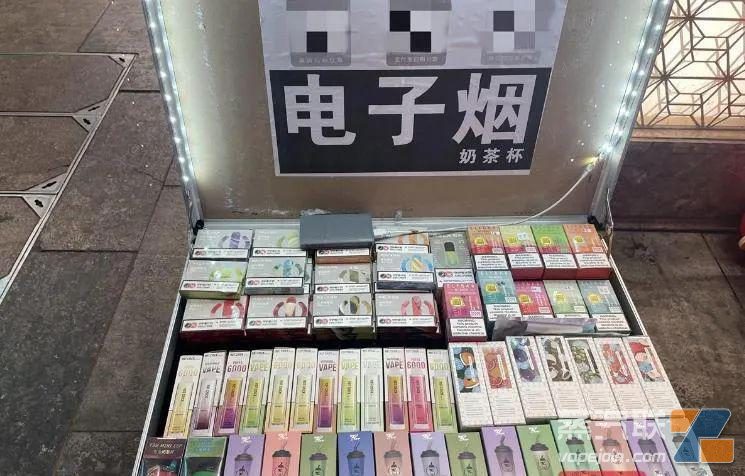 武汉一条街数十家商贩扎堆销售果味电子烟,律师:涉嫌违法插图 武汉一条街数十家商贩扎堆销售果味电子烟,律师:涉嫌违法-电烟雾化⚡