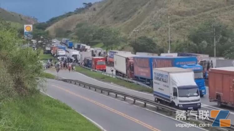 巴西警方在高速公路上查获203支非法电子烟插图 巴西警方在高速公路上查获203支非法电子烟-电烟雾化⚡