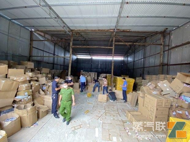越南北宁查获10万件非法电子烟 涉及EBCREATE、LOST VA-电烟雾化⚡