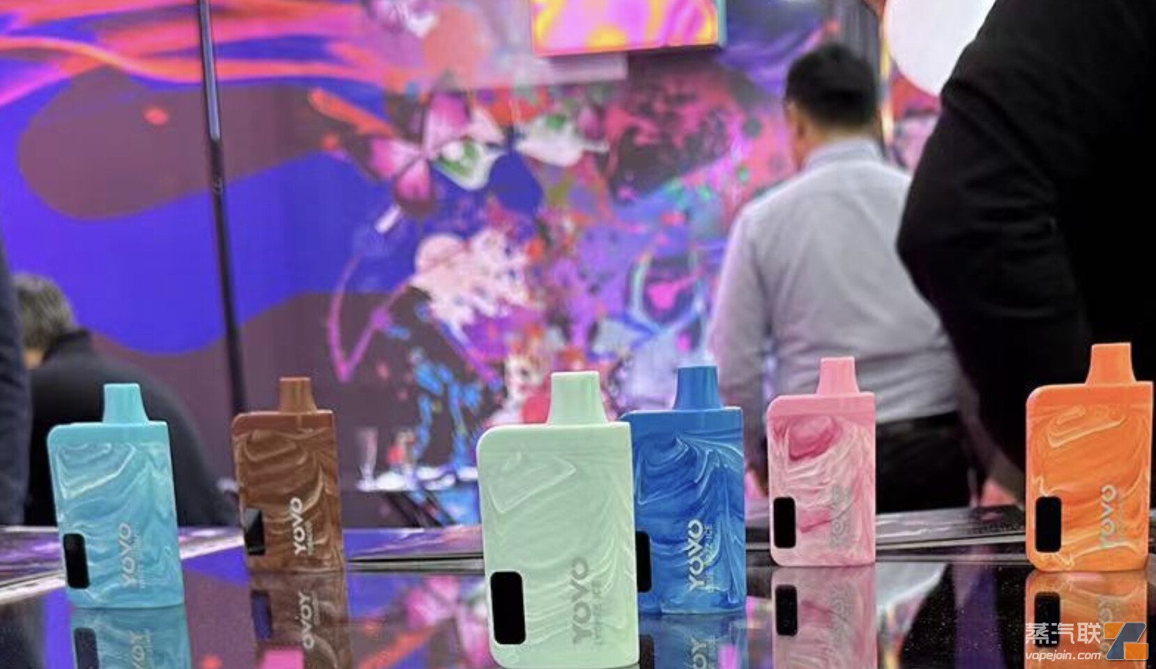 “大屏”狂飙：产品噱头之下被忽视的情绪价值-电烟雾化⚡