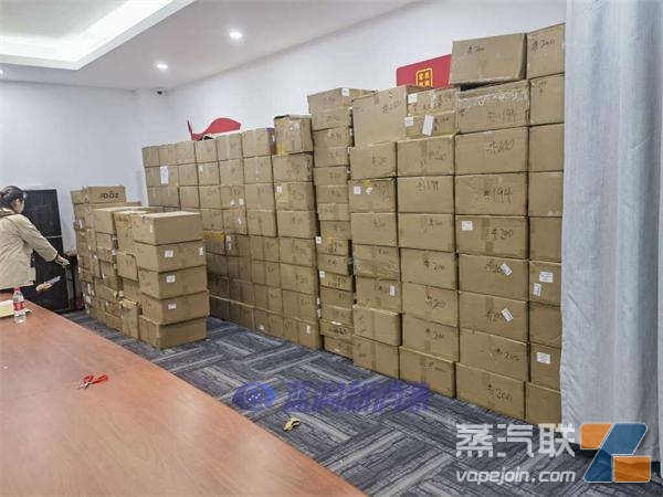 抓捕12人,案值上百万元!浙江桐庐破获违法生产销售伪劣电子烟案插图2 抓捕12人,案值上百万元!浙江桐庐破获违法生产销售伪劣电子烟案-电烟雾化⚡