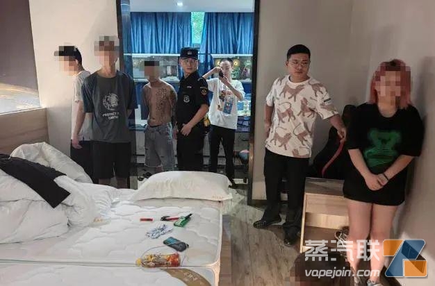 买卖“毒品平替”电子烟,湖北赤壁警方重拳出击,抓获22人!插图1 买卖“毒品平替”电子烟,湖北赤壁警方重拳出击,抓获22人!-电烟雾化⚡
