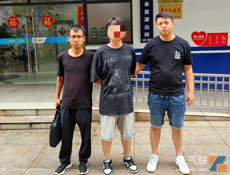 甘肃警方侦破一起跨省特大非法制售电子烟案插图1 甘肃警方侦破一起跨省特大非法制售电子烟案-电烟雾化⚡