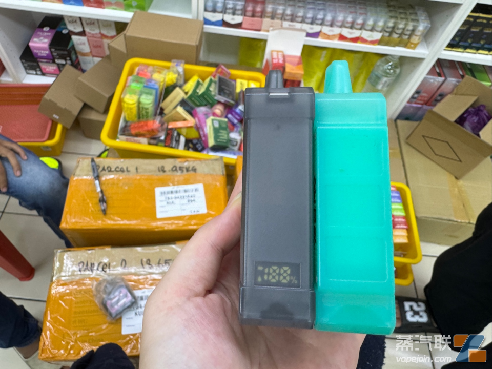 “大屏”狂飙：产品噱头之下被忽视的情绪价值-电烟雾化⚡